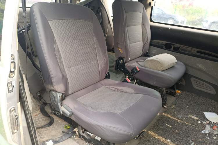 Used FORTHING Lingzhi 2015 M5 Q7 2.0L 7-seat Long-Wheelbase Comfort Model Left Rear Seat
