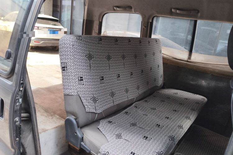Used FORTHING Lingzhi 2015 V3 1.5L 5-Seater Special Offer Model Left Rear Seat