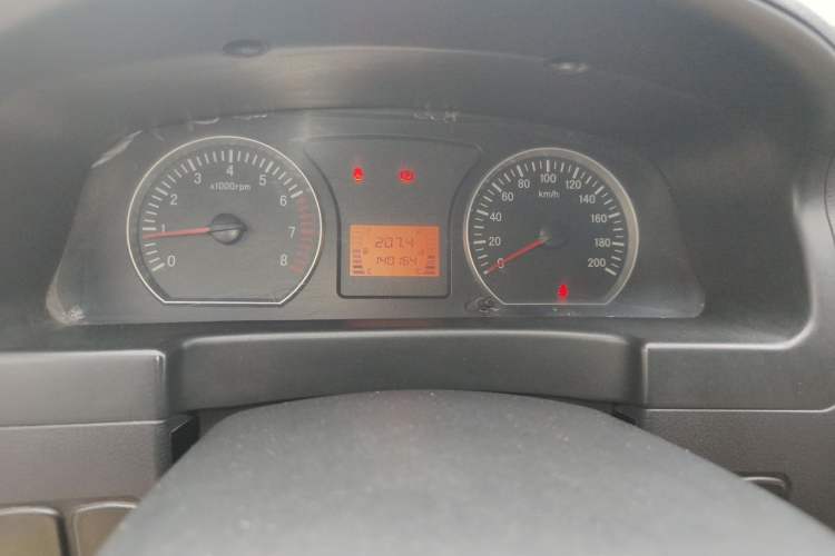 Used FORTHING Lingzhi 2015 V3 1.6L 7-Seater Comfort Model Odometer Close Up