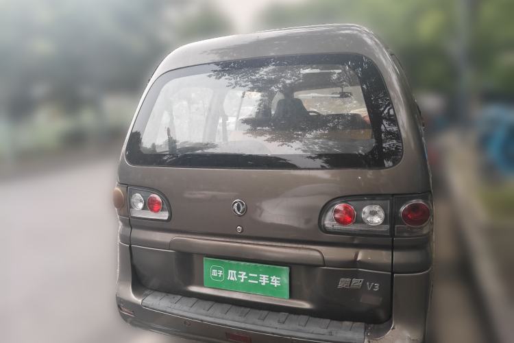 Used FORTHING Lingzhi 2015 V3 1.5L 7-seat Standard Model Rear