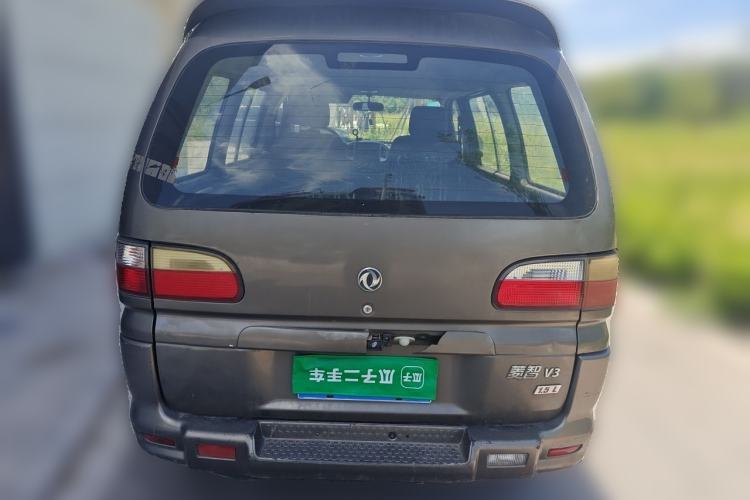 Used FORTHING Lingzhi 2015 V3 1.5L 7-seat Standard Model Rear