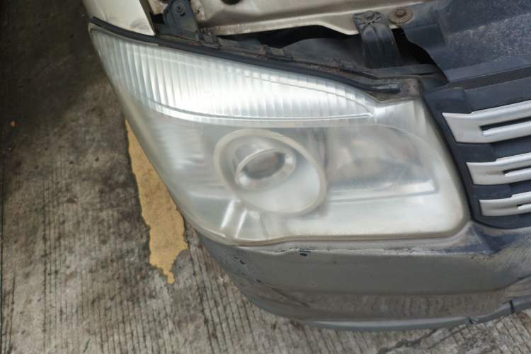 Used FORTHING Lingzhi 2015 M3 1.6L 7-Seater Comfort Model Right Front Headlight