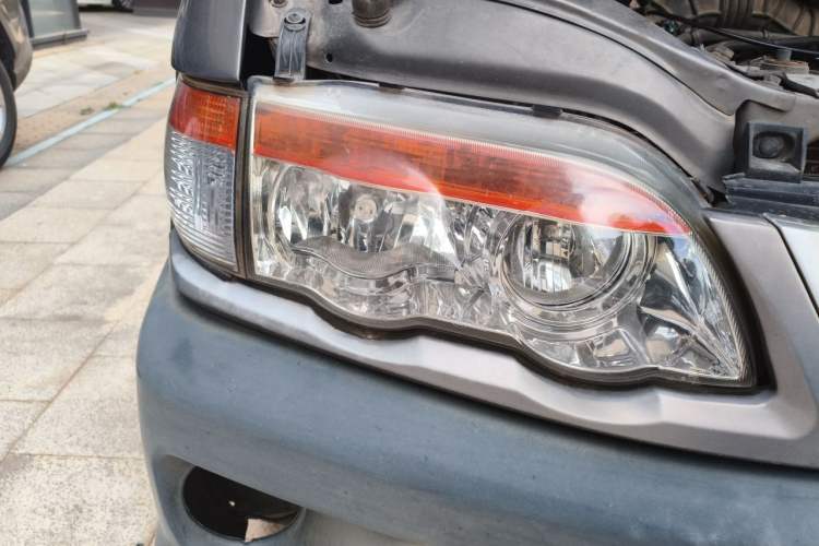 Used FORTHING Lingzhi 2015 V3 1.5L 5-Seater Special Offer Model Right Front Headlight