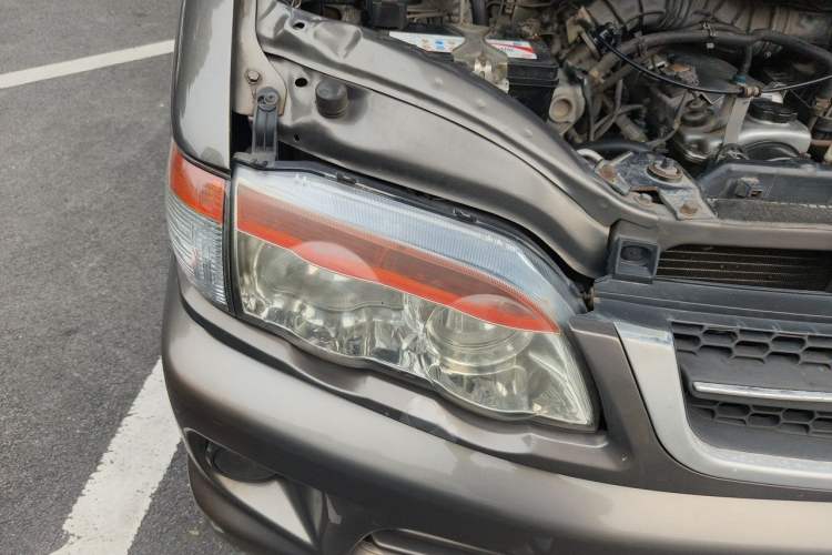 Used FORTHING Lingzhi 2015 V3 1.6L 7-Seater Comfort Model Right Front Headlight
