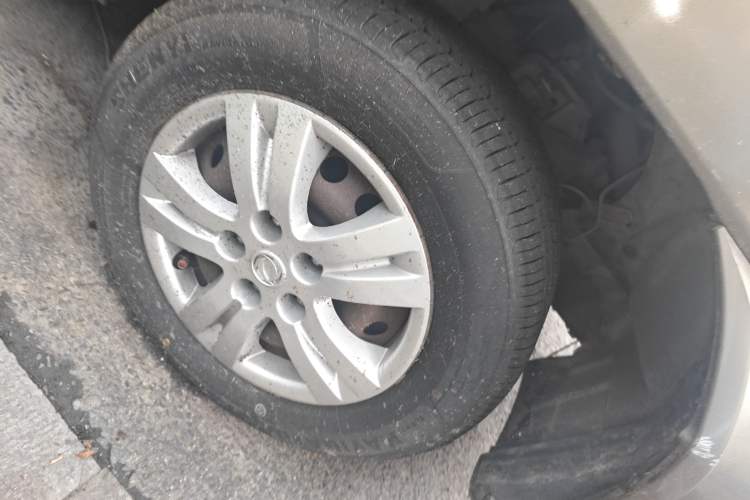 Used FORTHING Lingzhi 2015 V3 1.5L 7-seat Standard Model Right Front Wheel Hub