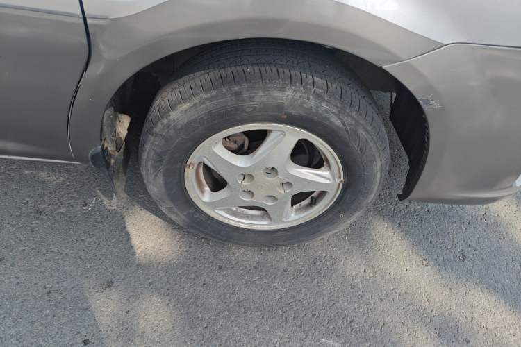 Used FORTHING Lingzhi 2015 M3 1.6L 7-Seater Comfort Model Right Front Wheel Hub