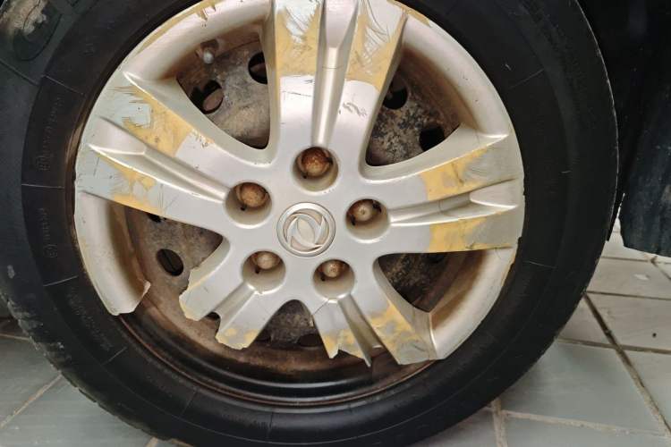 Used FORTHING Lingzhi 2015 V3 1.5L 7-seat Standard Model Right Front Wheel Hub