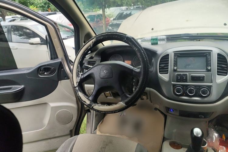 Used FORTHING Lingzhi 2015 M3 1.6L 7-Seater Luxury Model Steering Wheel