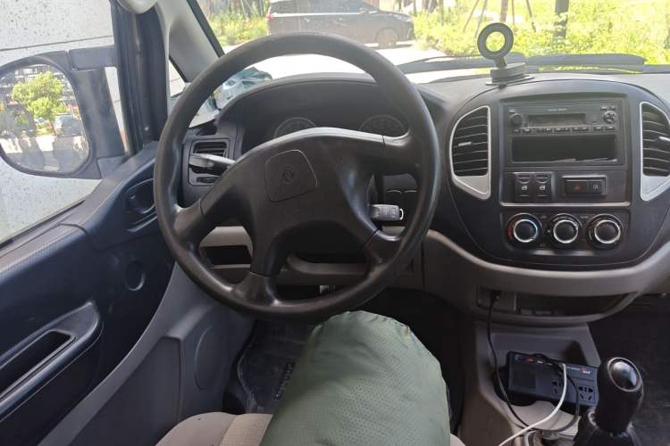 Used FORTHING Lingzhi 2015 V3 1.5L 7-seat Standard Model Steering Wheel