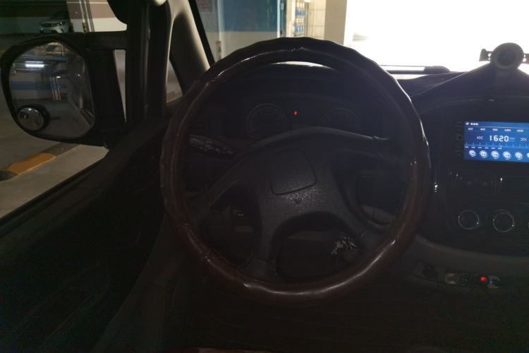 Used FORTHING Lingzhi 2015 V3 1.6L 7-Seater Standard Model Steering Wheel