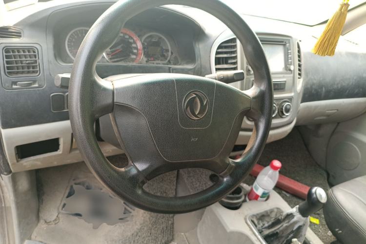 Used FORTHING Lingzhi 2015 M5 Q7 2.0L 7-seat Long-Wheelbase Comfort Model Steering Wheel