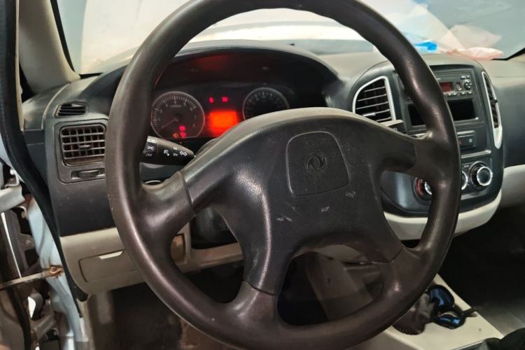 Used FORTHING Lingzhi 2015 V3 1.5L 7-seat Standard Model Steering Wheel