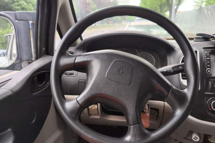 Used FORTHING Lingzhi 2015 V3 1.5L 5-Seater Special Offer Model Steering Wheel