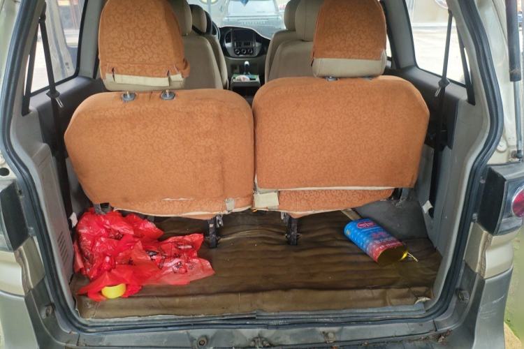 Used FORTHING Lingzhi 2015 M3 1.6L 7-Seater Comfort Model Trunk