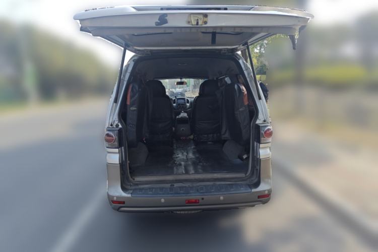 Used FORTHING Lingzhi 2015 M3 1.6L 7-Seater Comfort Model Trunk
