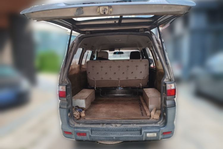 Used FORTHING Lingzhi 2015 V3 1.5L 5-Seater Special Offer Model Trunk