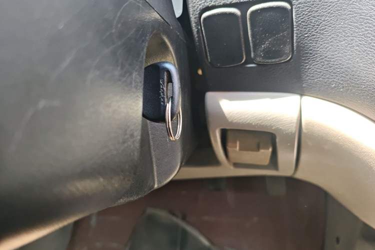 Used FORTHING Lingzhi 2015 V3 1.5L 7-seat Standard Model Vehicle Key