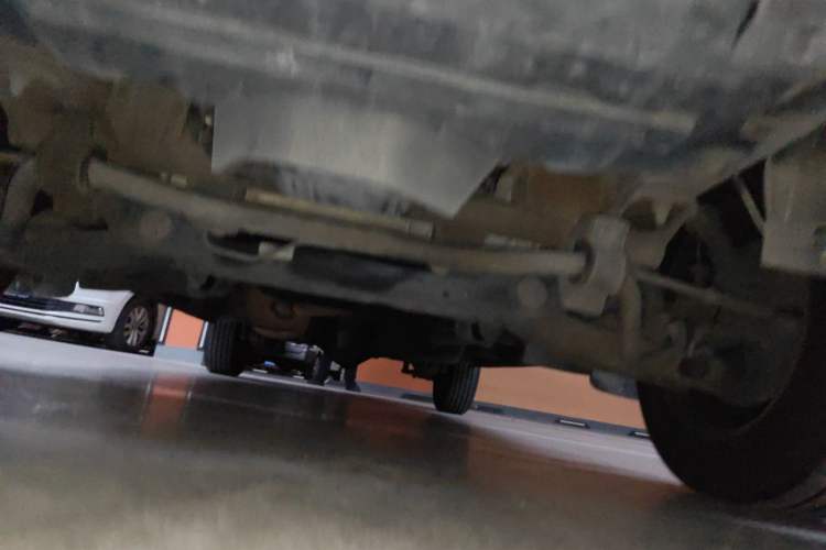 Used FORTHING Lingzhi 2015 V3 1.5L 7-Seater Comfort Model Chassis Front