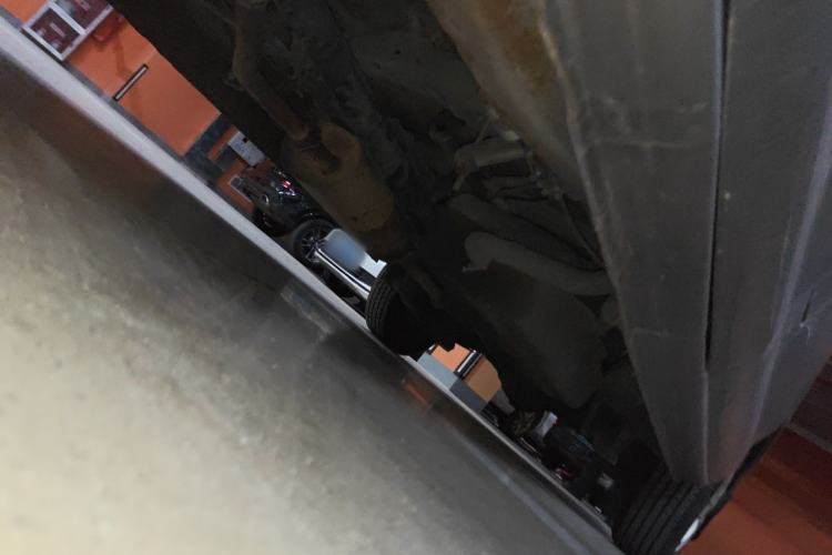 Used FORTHING Lingzhi 2015 V3 1.5L 7-Seater Comfort Model Chassis Front Left