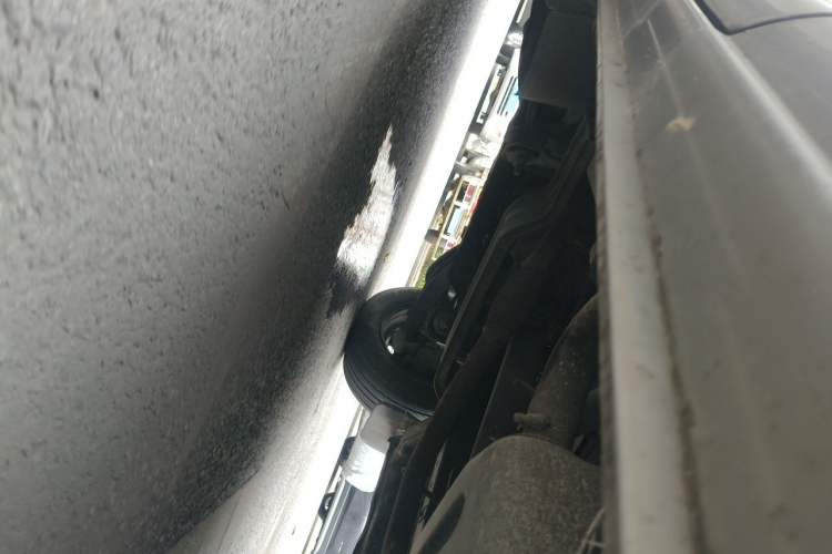Used FORTHING Lingzhi 2015 V3 1.5L 7-seat Standard Model Chassis Front Left