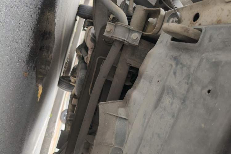 Used FORTHING Lingzhi 2015 V3 1.5L 7-seat Standard Model Chassis Front