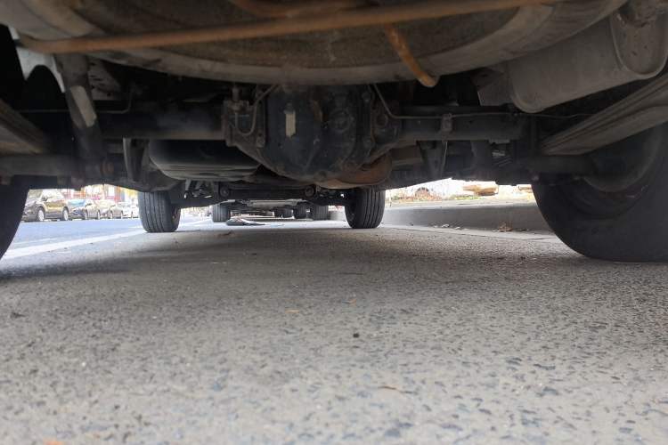 Used FORTHING Lingzhi 2015 V3 1.5L 7-seat Standard Model Chassis Rear