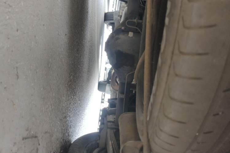 Used FORTHING Lingzhi 2015 V3 1.5L 7-seat Standard Model Chassis Rear