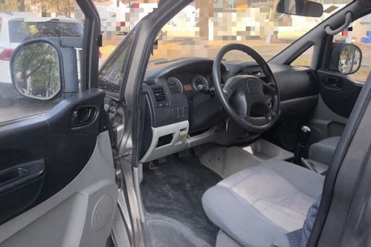Used FORTHING Lingzhi 2015 V3 1.5L 7-seat Standard Model Driver Seat