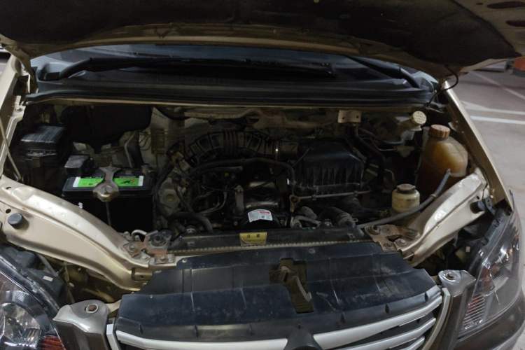 Used FORTHING Lingzhi 2015 V3 1.5L 7-Seater Comfort Model Engine Bay