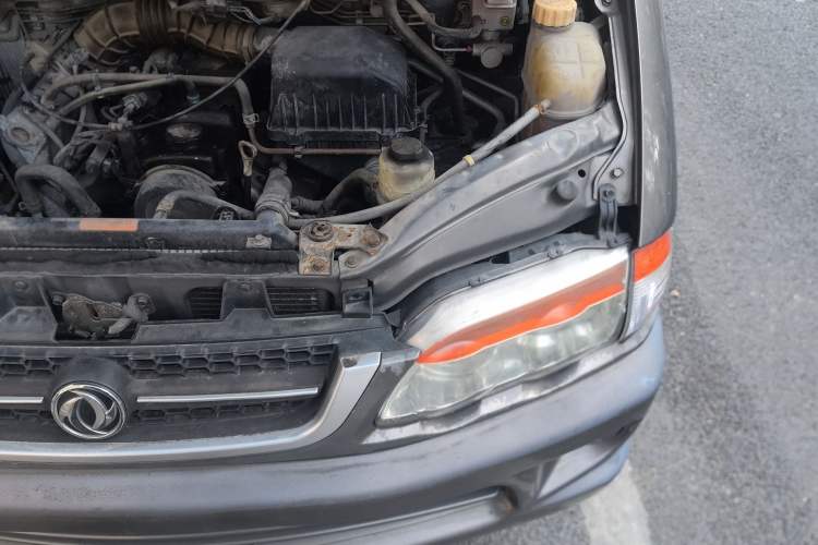 Used FORTHING Lingzhi 2015 V3 1.5L 7-seat Standard Model Engine Bay Left