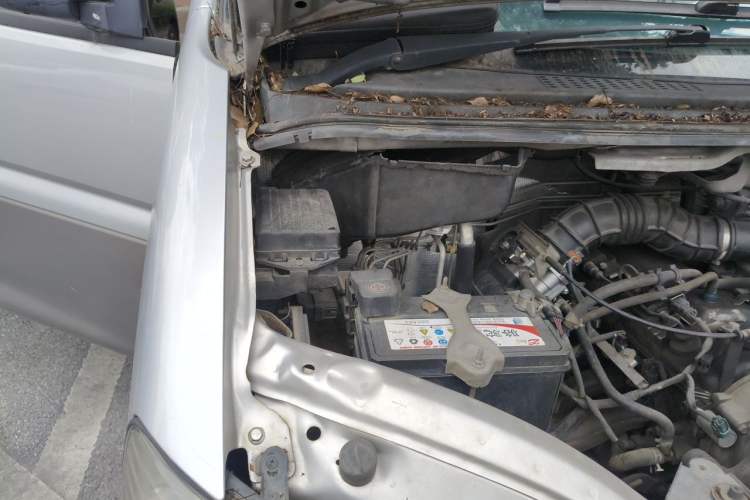 Used FORTHING Lingzhi 2015 V3 1.5L 7-seat Standard Model Engine Bay Right