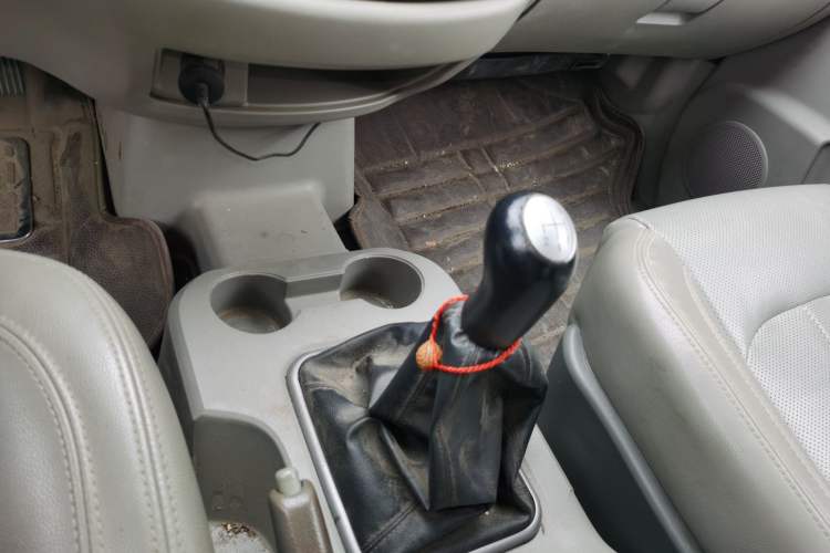Used FORTHING Lingzhi 2015 M3 1.6L 7-Seater Luxury Model Gear Lever