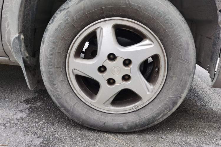 Used FORTHING Lingzhi 2015 M3 1.6L 7-Seater Luxury Model Right Front Wheel Hub