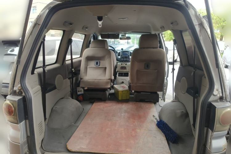 Used FORTHING Lingzhi 2015 V3 1.5L 7-seat Standard Model Trunk