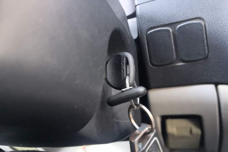 Used FORTHING Lingzhi 2015 V3 1.5L 7-seat Standard Model Vehicle Key