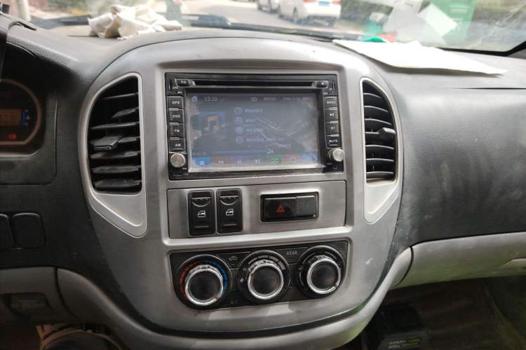 Used FORTHING Lingzhi 2015 M5 Q7 2.0L 7-seat Long-Wheelbase Comfort Model Audio And AC Panel