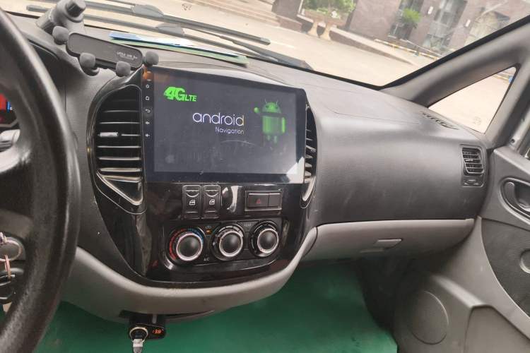 Used FORTHING Lingzhi 2015 M5 Q7 2.0L 7-seat Long-Wheelbase Comfort Model Audio And AC Panel