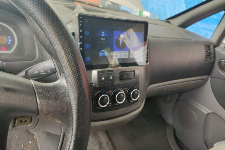 Used FORTHING Lingzhi 2015 M5 Q7 2.0L 7-seat Long-Wheelbase Comfort Model Audio And AC Panel