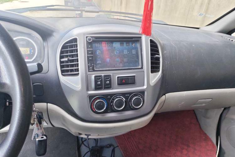 Used FORTHING Lingzhi 2015 M5 Q7 2.0L 7-seat Long-Wheelbase Comfort Model Audio And AC Panel
