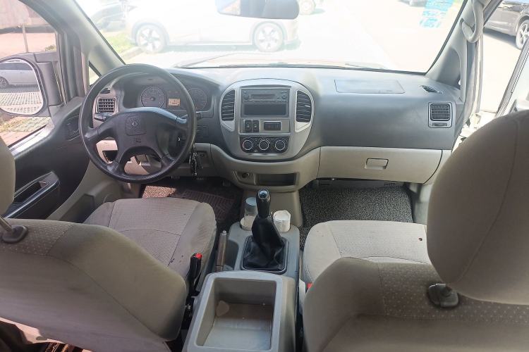 Used FORTHING Lingzhi 2015 M3 1.6L 7-Seater Comfort Model Center Console