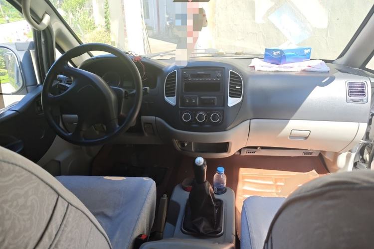 Used FORTHING Lingzhi 2015 V3 1.6L 7-Seater Standard Model Center Console