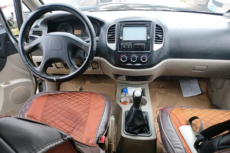 Used FORTHING Lingzhi 2015 V3 1.5L 7-seat Standard Model Center Console