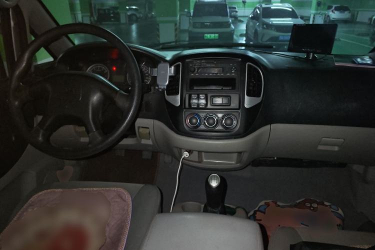 Used FORTHING Lingzhi 2015 V3 1.6L 7-Seater Standard Model Center Console