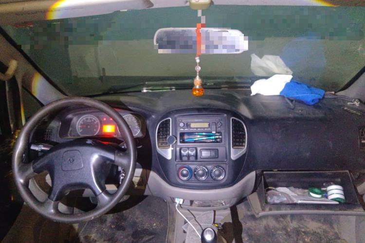 Used FORTHING Lingzhi 2015 V3 1.5L 5-Seater Special Offer Model Center Console
