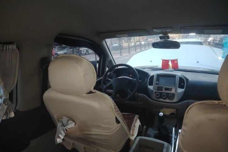 Used FORTHING Lingzhi 2015 M3 1.6L 7-Seater Comfort Model Center Console