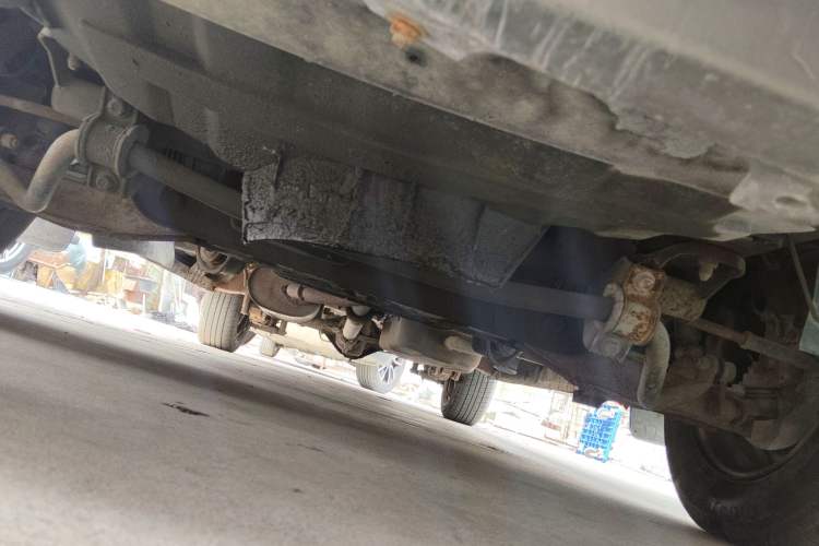 Used FORTHING Lingzhi 2015 V3 1.5L 7-Seater Comfort Model Chassis Front