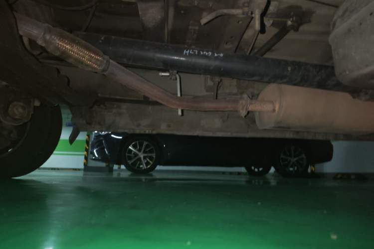 Used FORTHING Lingzhi 2015 V3 1.6L 7-Seater Standard Model Chassis Front Left