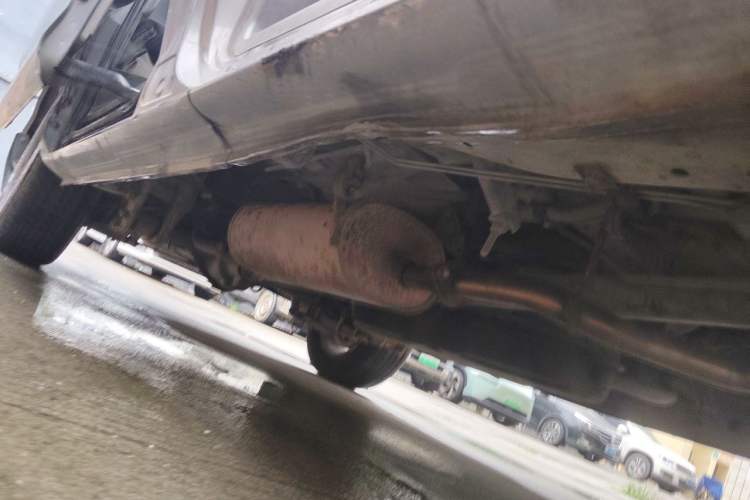 Used FORTHING Lingzhi 2015 M3 1.6L 7-Seater Comfort Model Chassis Front Right