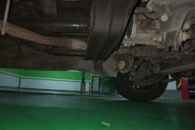 Used FORTHING Lingzhi 2015 V3 1.6L 7-Seater Standard Model Chassis Front Right