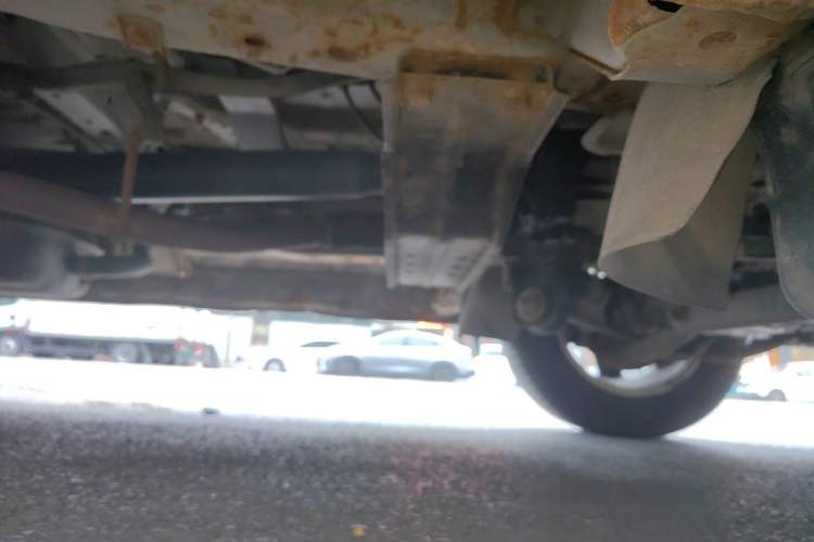Used FORTHING Lingzhi 2015 M3 1.6L 7-Seater Comfort Model Chassis Front Right